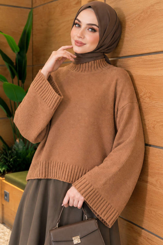 كنزة بياقة دائرية وأكمام واسعة لون لاتيه