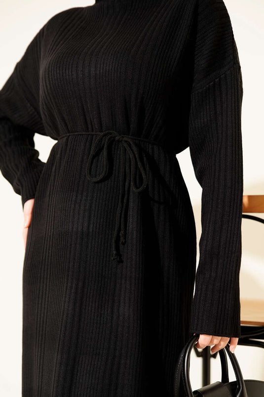 Abito in maglia con collo a barchetta e cintura a corda Nero