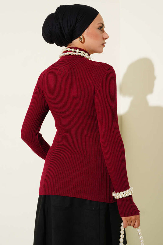 سترة محبوكة برقبة مدورة ومطوية الأصابع بلون بورجوندي