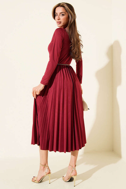 Robe mi-longue plissée à col marin bordeaux