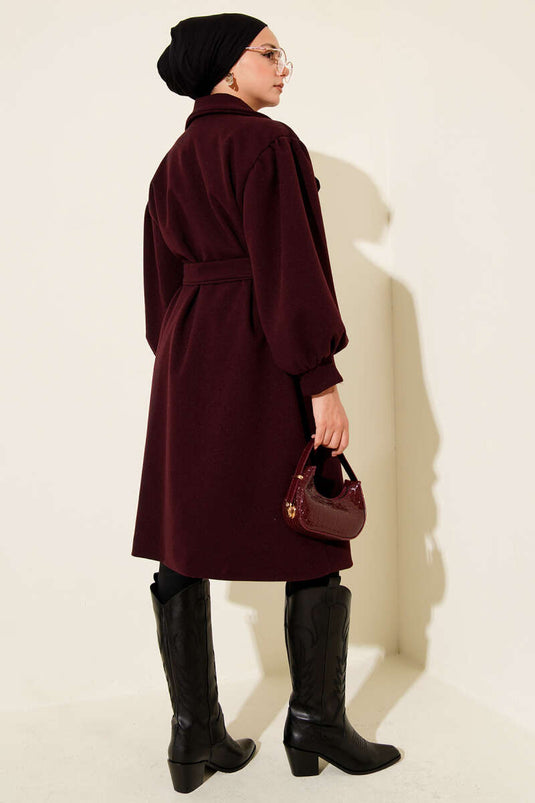 معطف كشمير بورجوندي مع أزرار أكمام على شكل بالون