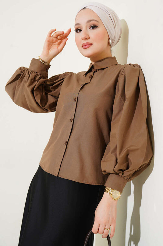 قميص قصير بأكمام منفوخة بني