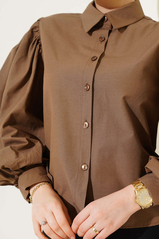 قميص قصير بأكمام منفوخة بني