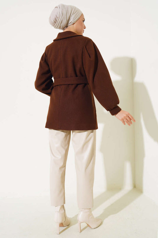 Kurzer Stash-Mantel mit Ballonärmeln in Braun