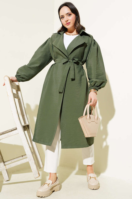 عباءة طويلة أساسية بأكمام منفوخة وحزام من الكاكي