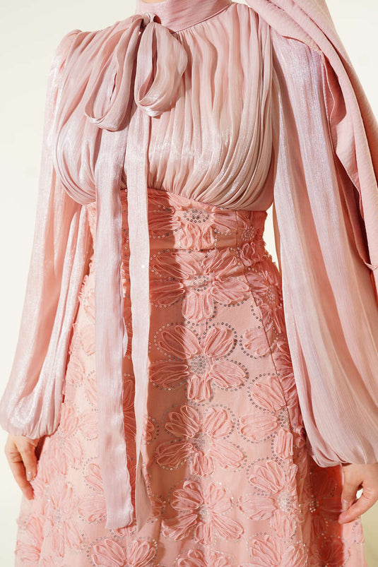 فستان سهرة مزين بأزهار من قماش البالون كول باللون وردي داكن