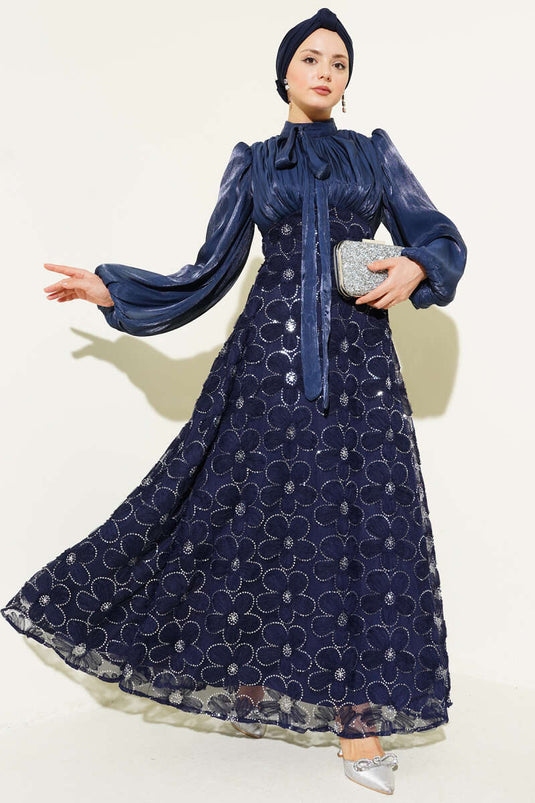 Robe de soirée bleu marine à manches ballon avec fleurs brodées