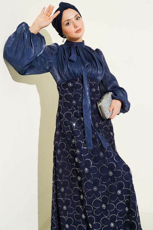 Robe de soirée bleu marine à manches ballon avec fleurs brodées