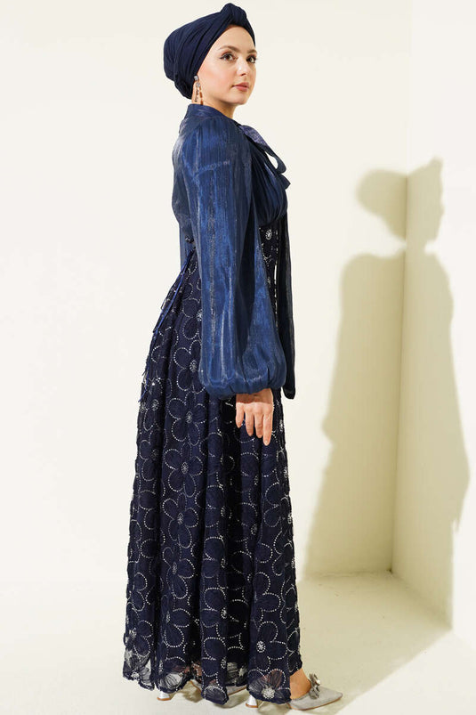 Robe de soirée bleu marine à manches ballon avec fleurs brodées