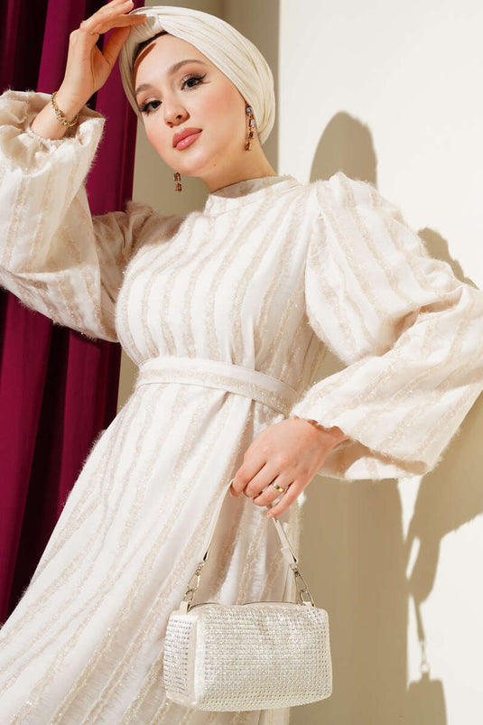 فستان ملتحي لامع بأكمام منفوخة