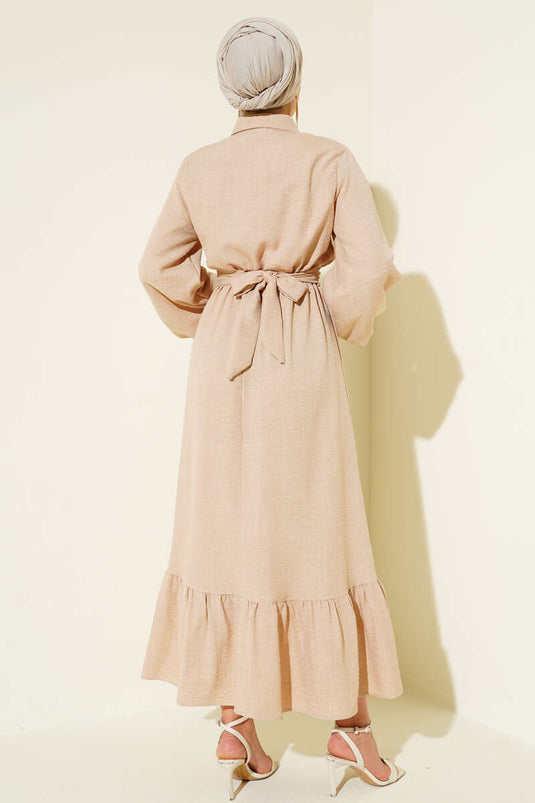 فستان بالون بأكمام نصفية وأزرار بلون الجمل