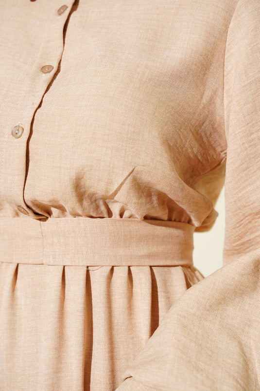 فستان بالون بأكمام نصفية وأزرار بلون الجمل