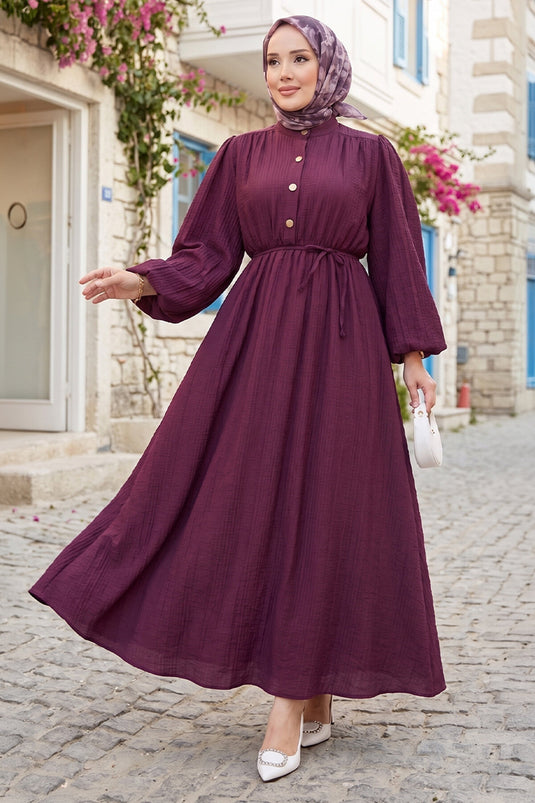 Robe modest fashion à manches ballon, demi-boutonnée, couleur mûre
