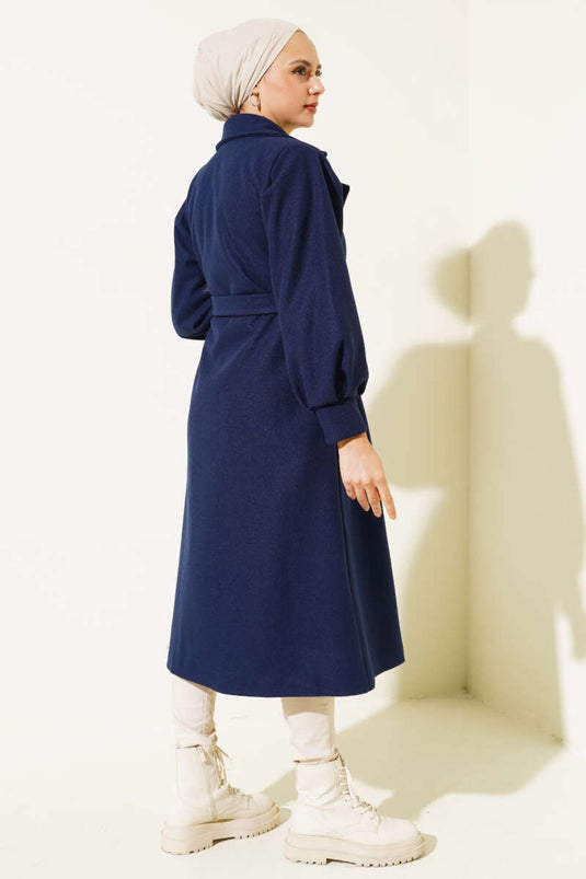 Manteau long en cachemire bleu marine à manches ballon