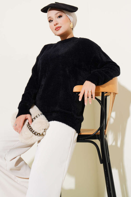 سترة أساسية برقبة دائرية ولحية سوداء