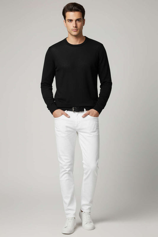 كنزة رجالية سوداء أساسية محبوكة برقبة دائرية