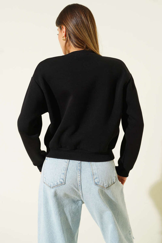 سويت شيرت أسود أساسي برقبة دائرية وثلاثة أربطة