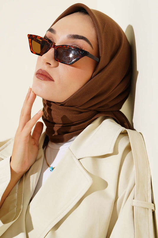 وشاح شتوي أساسي بسيط بني فاتح