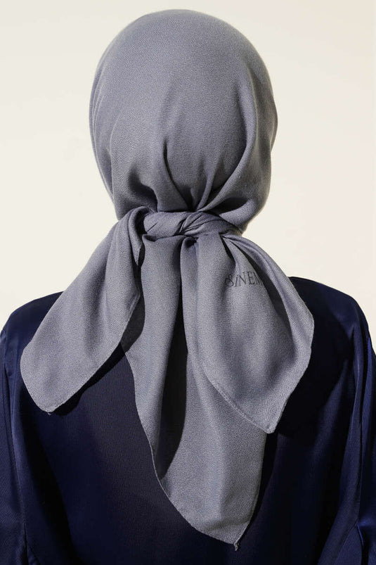 وشاح شتوي أساسي سادة رمادي