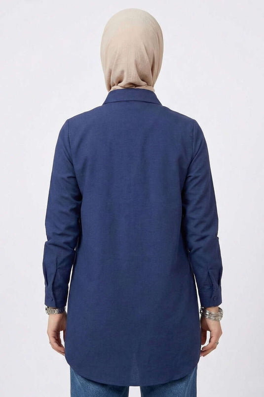 Chemise basique à boutons cachés bleu marine