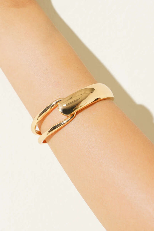 أصفاد أساسية ذهبية