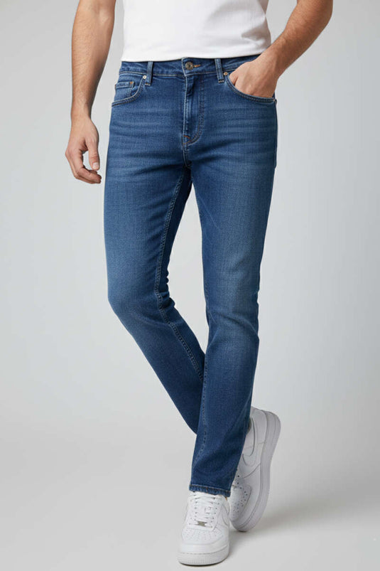 بنطال جينز رجالي أساسي من ليكرال باللون الأزرق الداكن