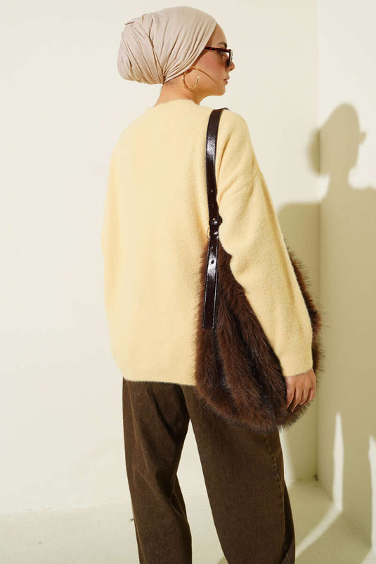 Einfache, weiche und flauschige Stricktunika, Gelb