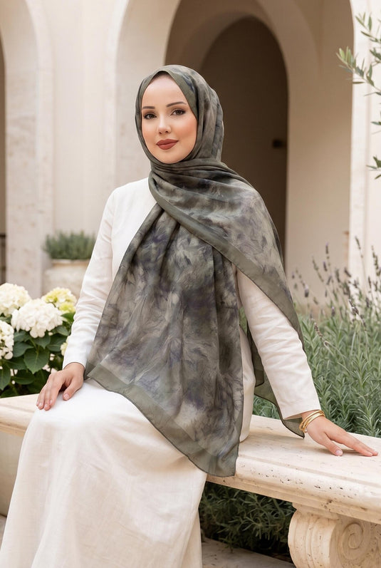 سلسلة شال باتيك بنمط الخيزران باللون الأخضر الداكن