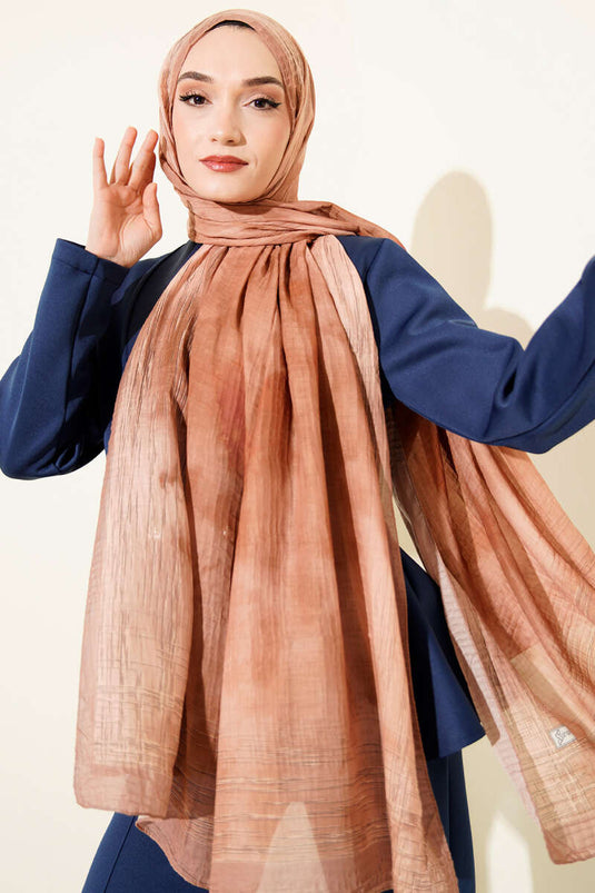 شال موسلين بنقشة باتيك، لون لاتيه