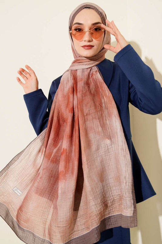 Châle en mousseline à motif batik, couleur vison