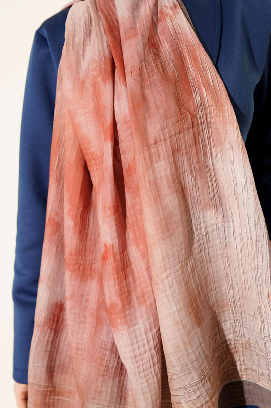 Châle en mousseline à motif batik, couleur vison