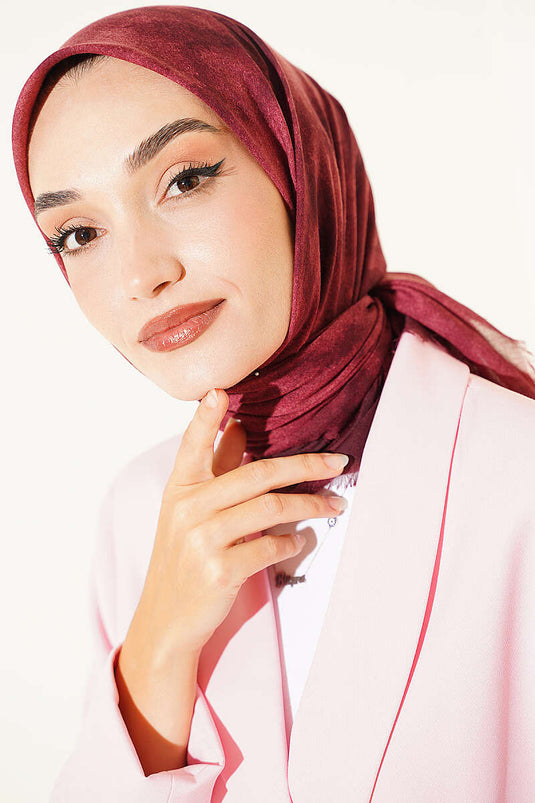 شال بتك بنقشة ناعمة من سلسلة كراش بلون بورجوندي