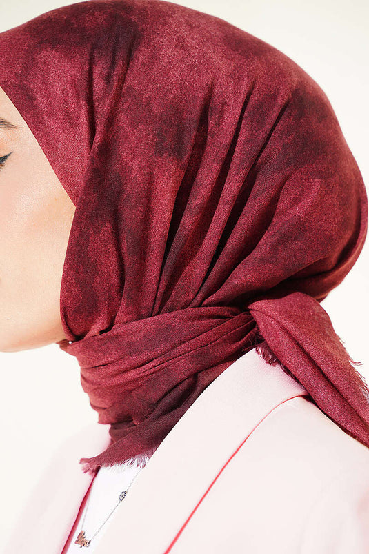 شال بتك بنقشة ناعمة من سلسلة كراش بلون بورجوندي