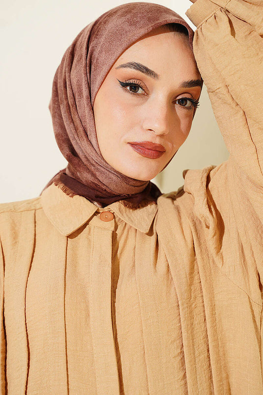 سلسلة أوشحة باتيك بنقشة ناعمة بني