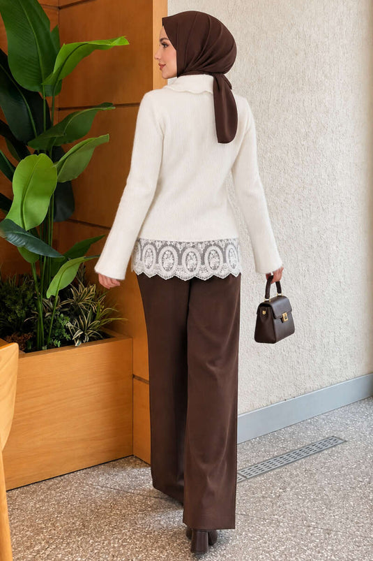 Cardigan In Maglia Bianco Con Colletto Baby E Dettagli In Pizzo