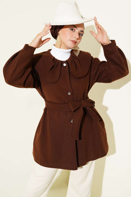 معطف كاش بياقة بيبي مفصلة بلون قهوة