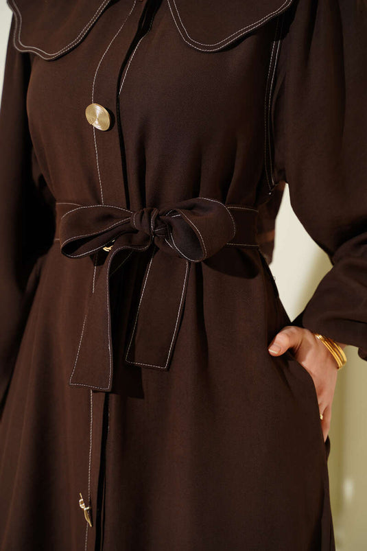Robe à col bébé avec détails de couture, couleur café