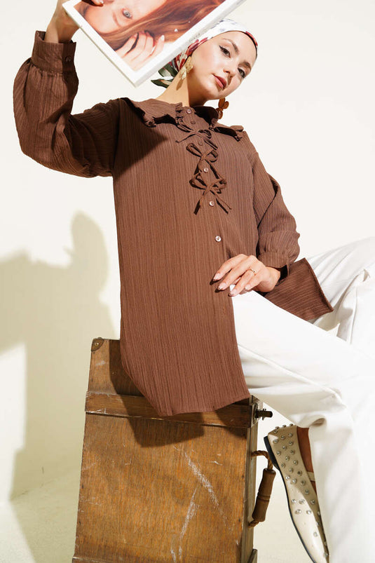 قميص بياقة رضيع مع فيونكة بني