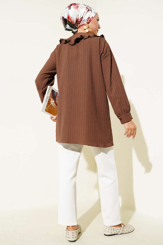 قميص بياقة رضيع مع فيونكة بني