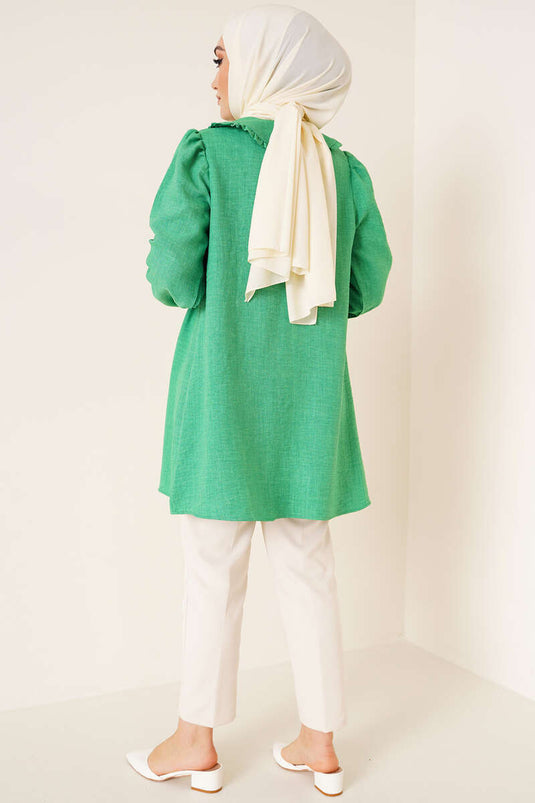 قميص بياقة الطفل باللون الأخضر