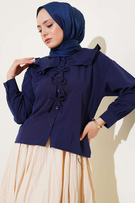 Bebe-Kragen Hemd mit Schleifendetail in Marineblau