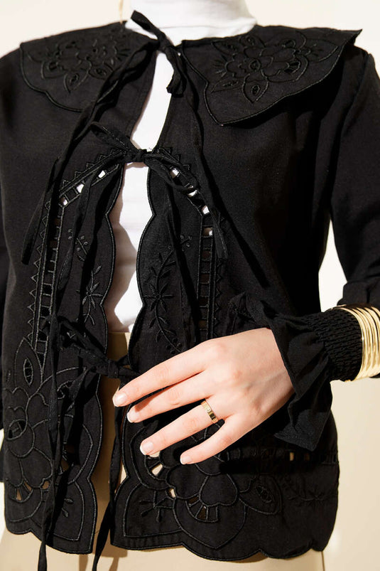 Bebe Yaka Nakışlı Bağlamalı Bluz Siyah