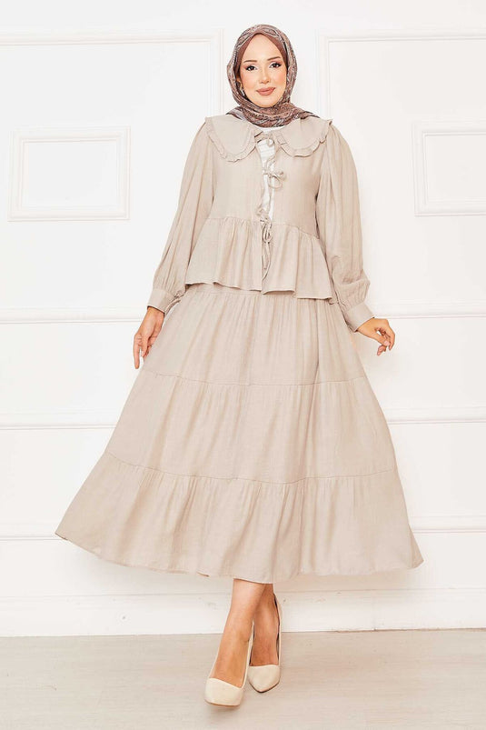 بدلة تنورة برباط أمامي وياقة للأطفال باللون البيج