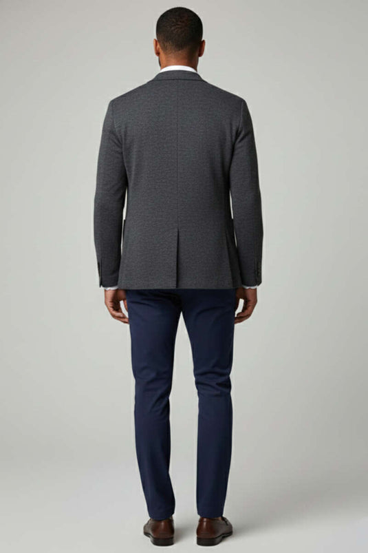 بنطال رجالي ضيق الساق بجيوب وتفاصيل رباط الحزام باللون الأزرق الداكن