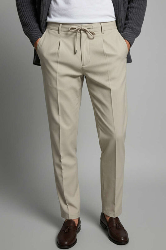 بنطال رجالي ضيق الساق بحزام ربط بلون بيج
