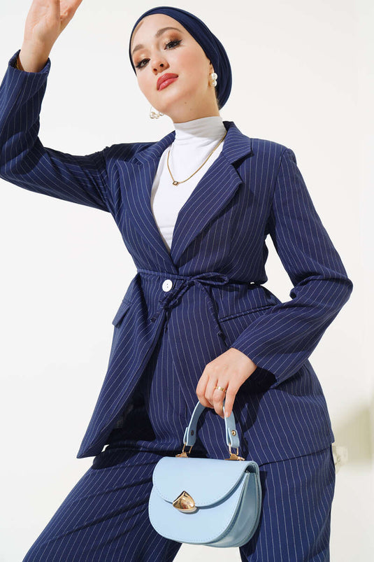Ensemble veste rayée bleu marine à ceinture nouée