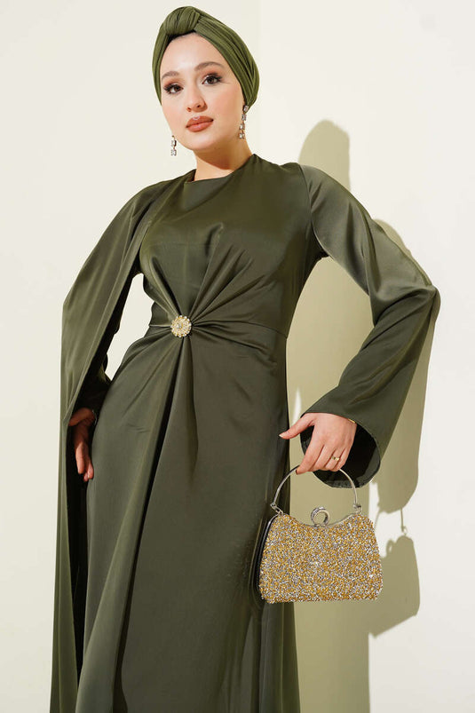 Robe de soirée en satin kaki avec détail froncé à la taille