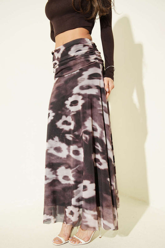 تنورة تول بنقشة مع كشكش بلون بني