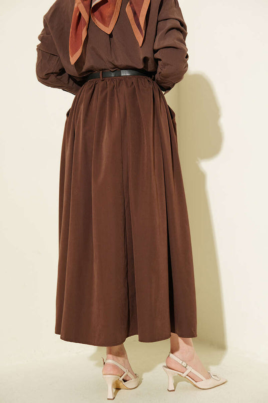 Jupe Plissée Marron Avec Ceinture Et Poches