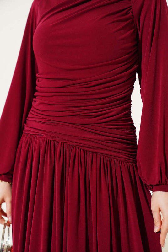 Sandy-jurk met geplooide taille, bordeauxrood